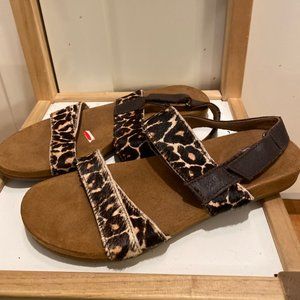 Toms Sandals Never Worn